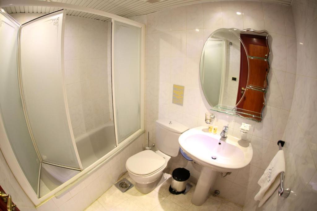 Sawary Beach Hotel בטרון חדר תמונה