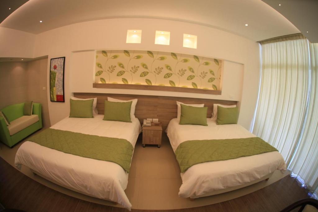 Sawary Beach Hotel בטרון חדר תמונה
