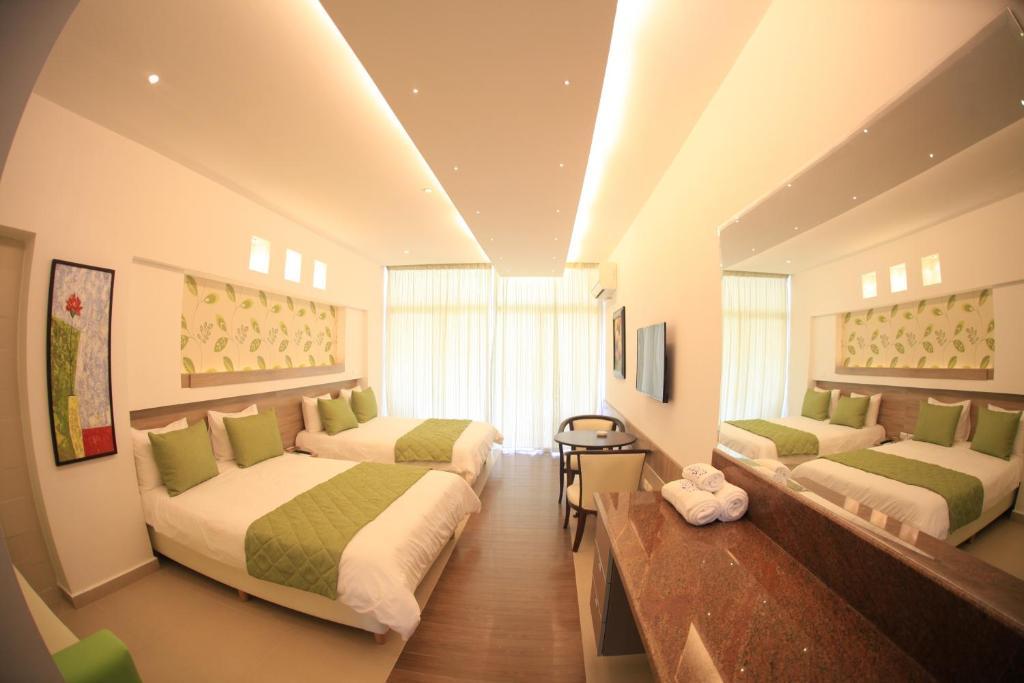 Sawary Beach Hotel בטרון חדר תמונה