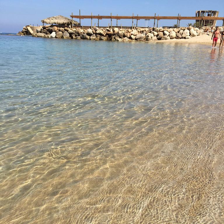 Sawary Beach Hotel בטרון מראה חיצוני תמונה