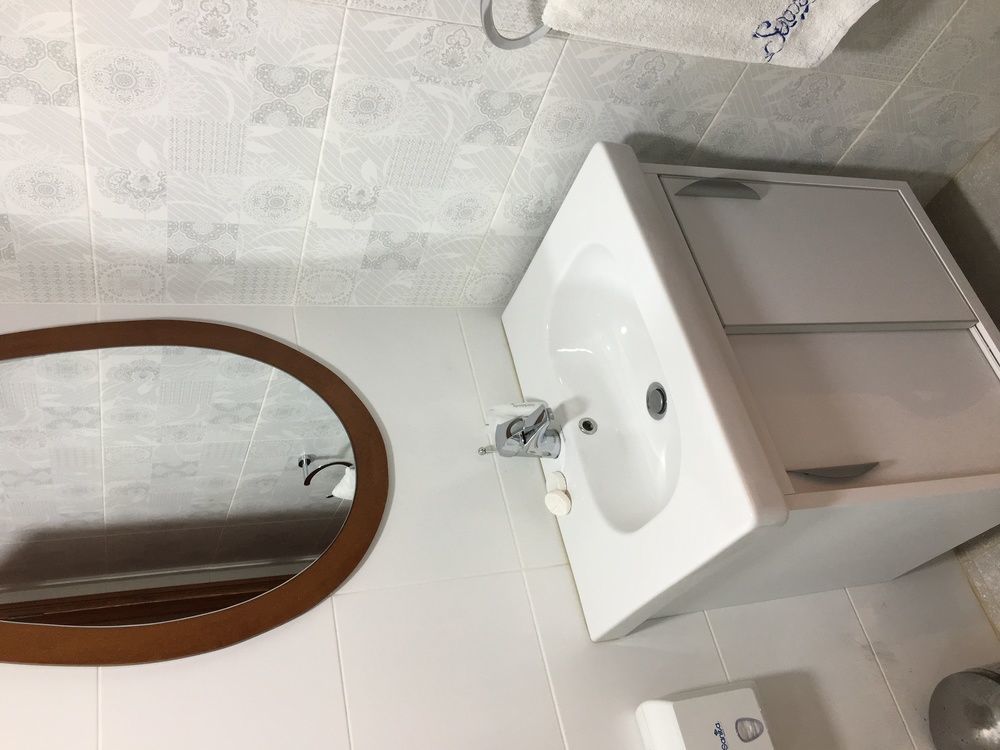 Sawary Beach Hotel בטרון מראה חיצוני תמונה