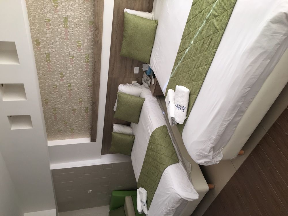 Sawary Beach Hotel בטרון מראה חיצוני תמונה