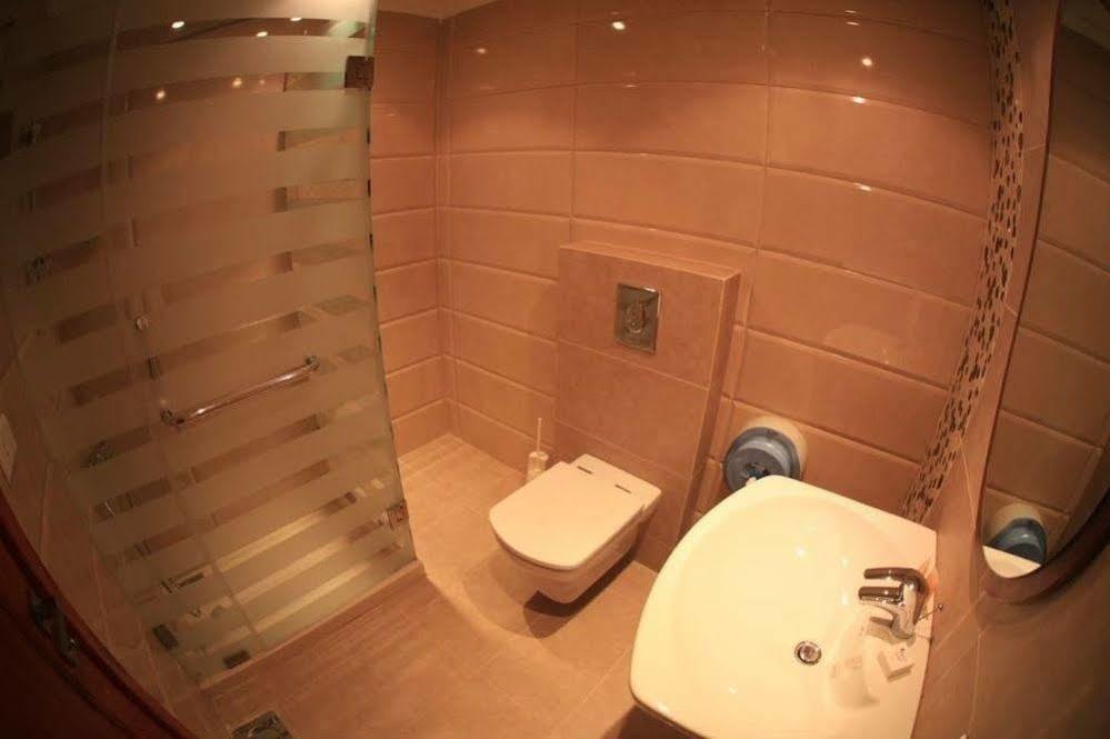 Sawary Beach Hotel בטרון מראה חיצוני תמונה