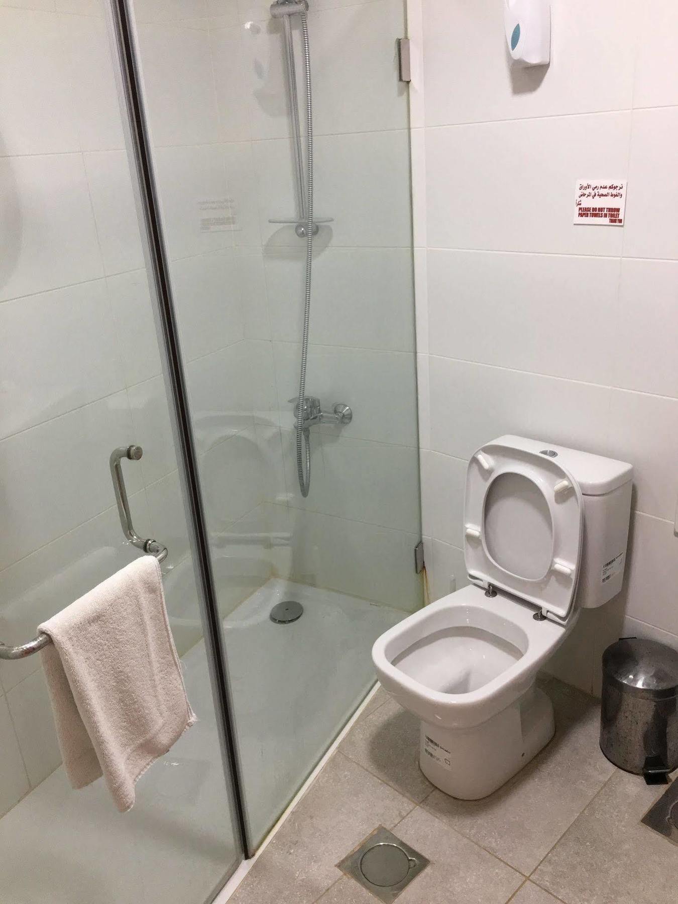 Sawary Beach Hotel בטרון מראה חיצוני תמונה