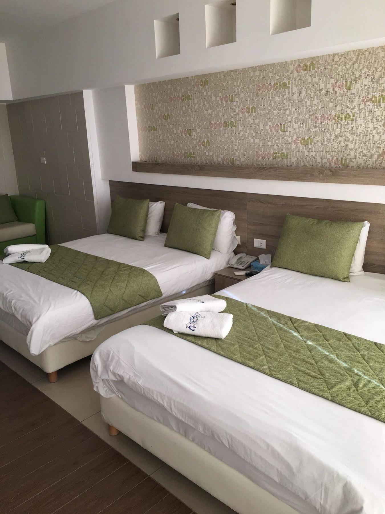 Sawary Beach Hotel בטרון מראה חיצוני תמונה